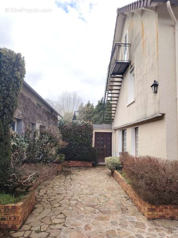 Maison à BUSSIERE-DUNOISE