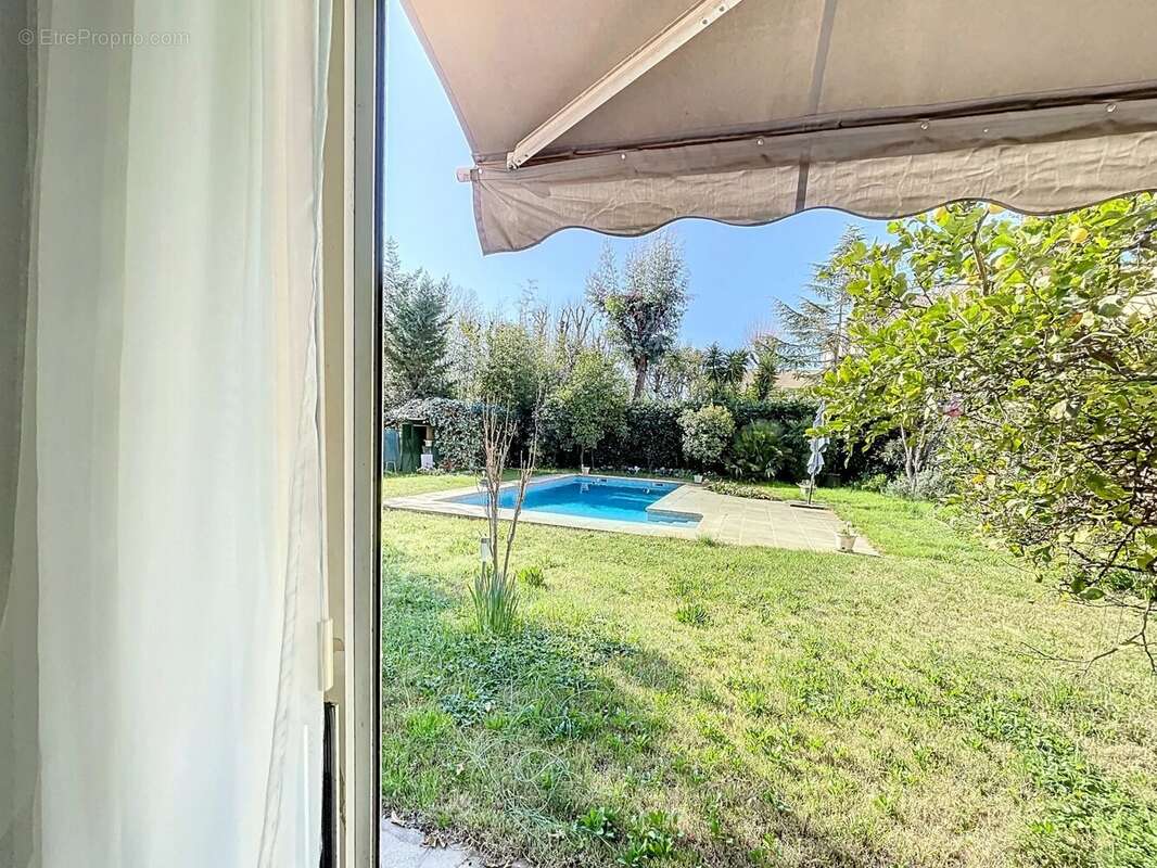 Appartement à MANDELIEU-LA-NAPOULE