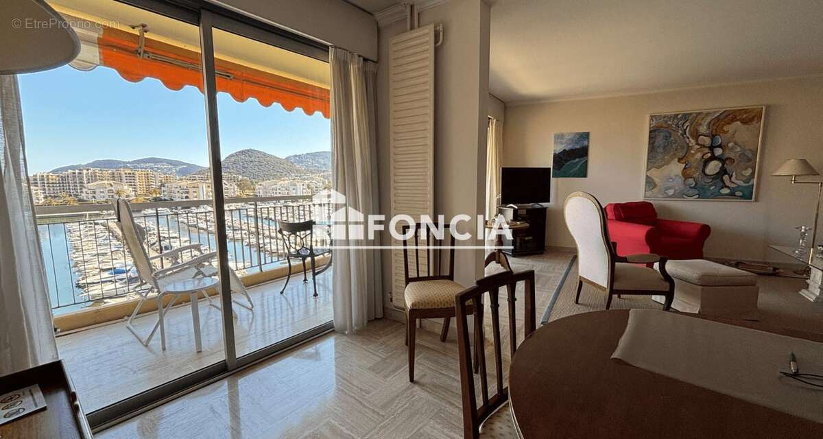 Appartement à MANDELIEU-LA-NAPOULE