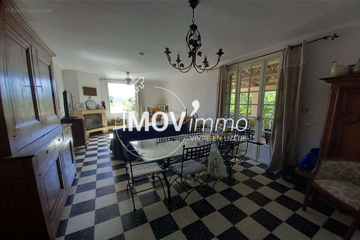 Maison 110 m² à Uzes  - photo 8