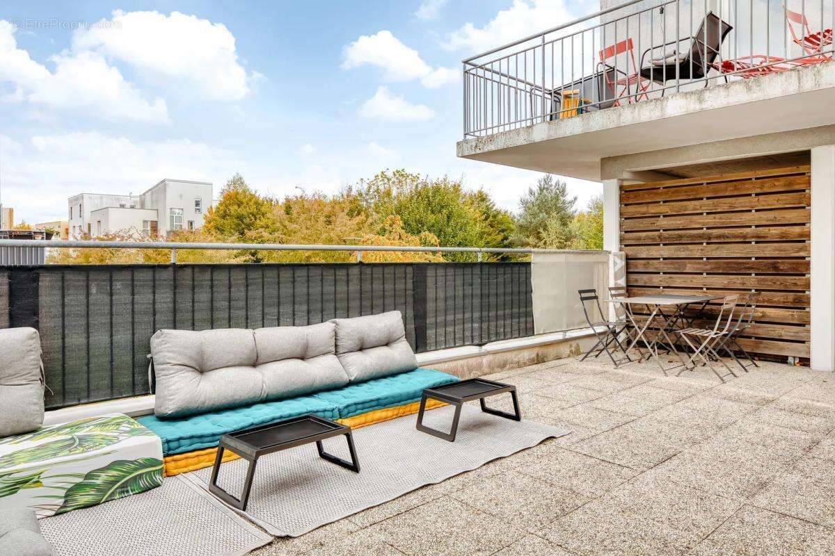 Appartement à VAL-DE-REUIL