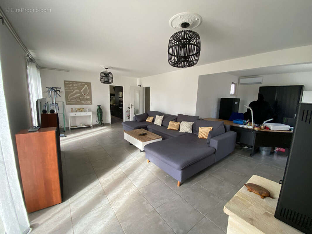 Maison à MOULIN-NEUF