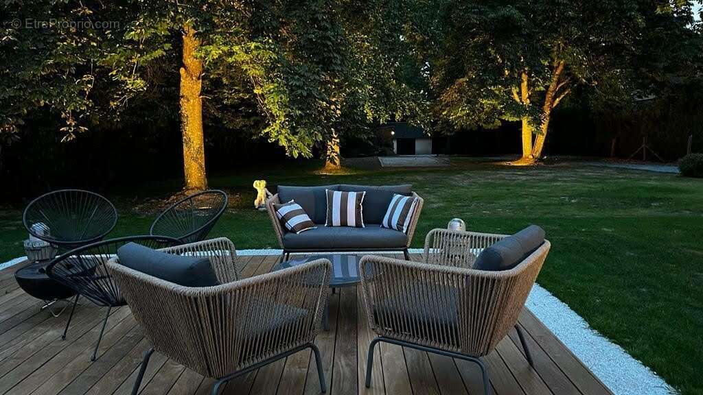 Maison à CORMEILLES