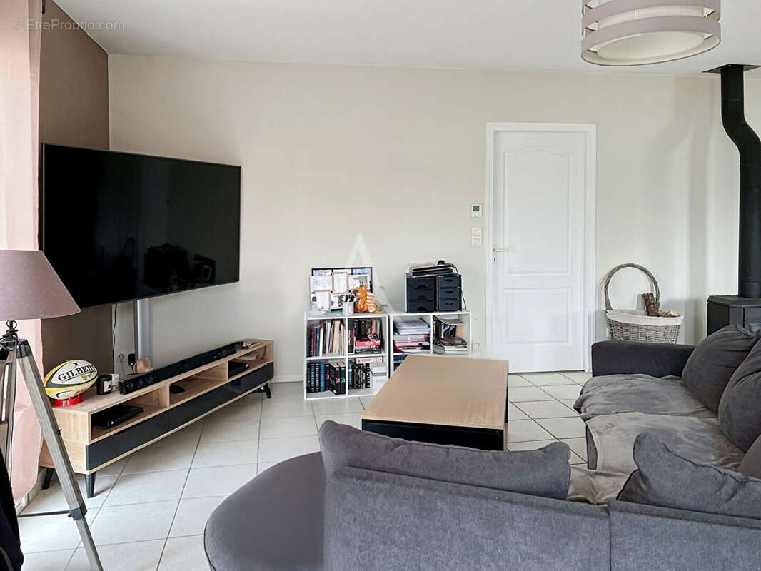 Maison à VOUILLE-LES-MARAIS