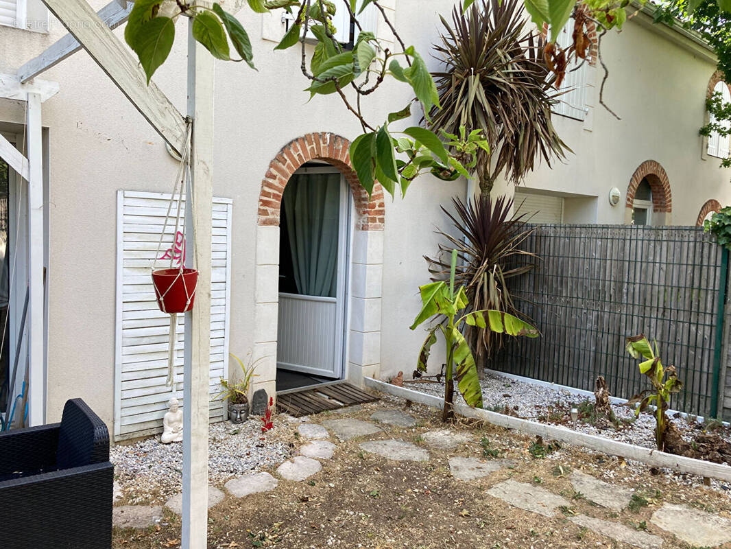 Maison à CROIX-CHAPEAU