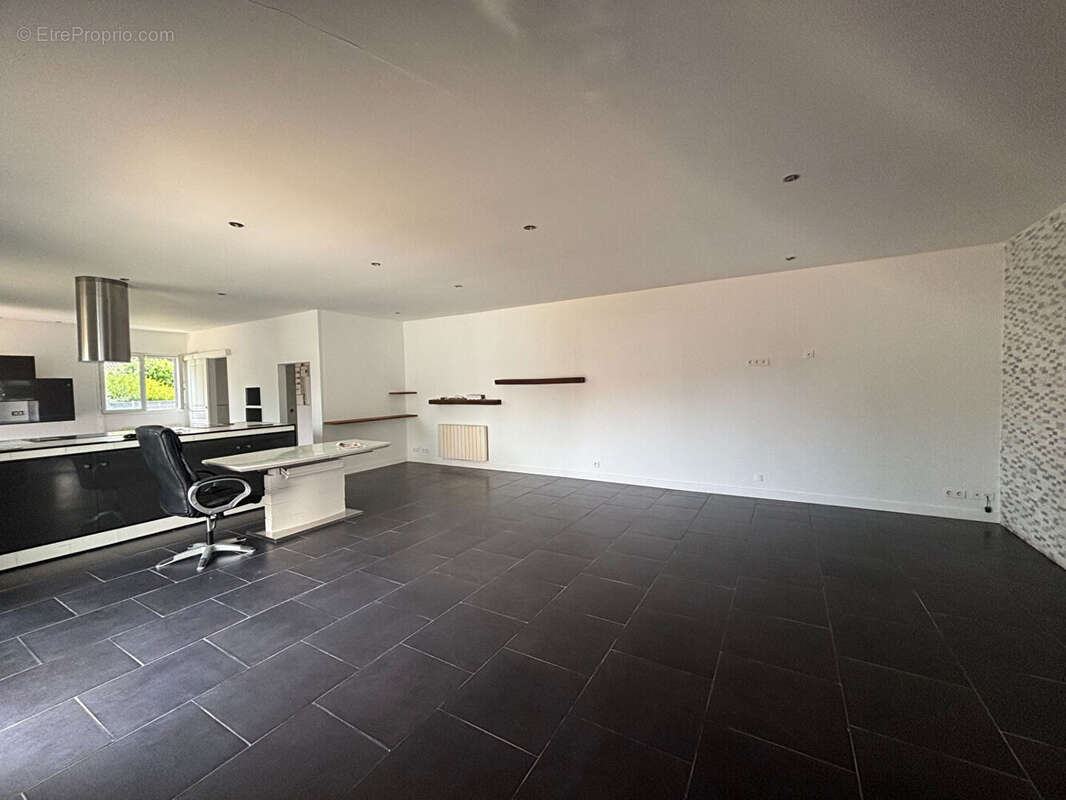 Maison à YGOS-SAINT-SATURNIN