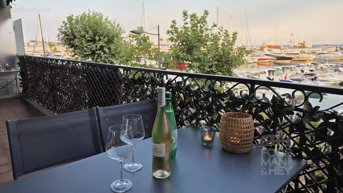 Photo Appartement à Vallauris au prix de 413 400€