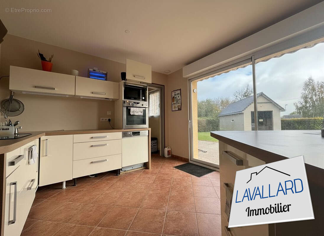 Maison à HORNOY-LE-BOURG