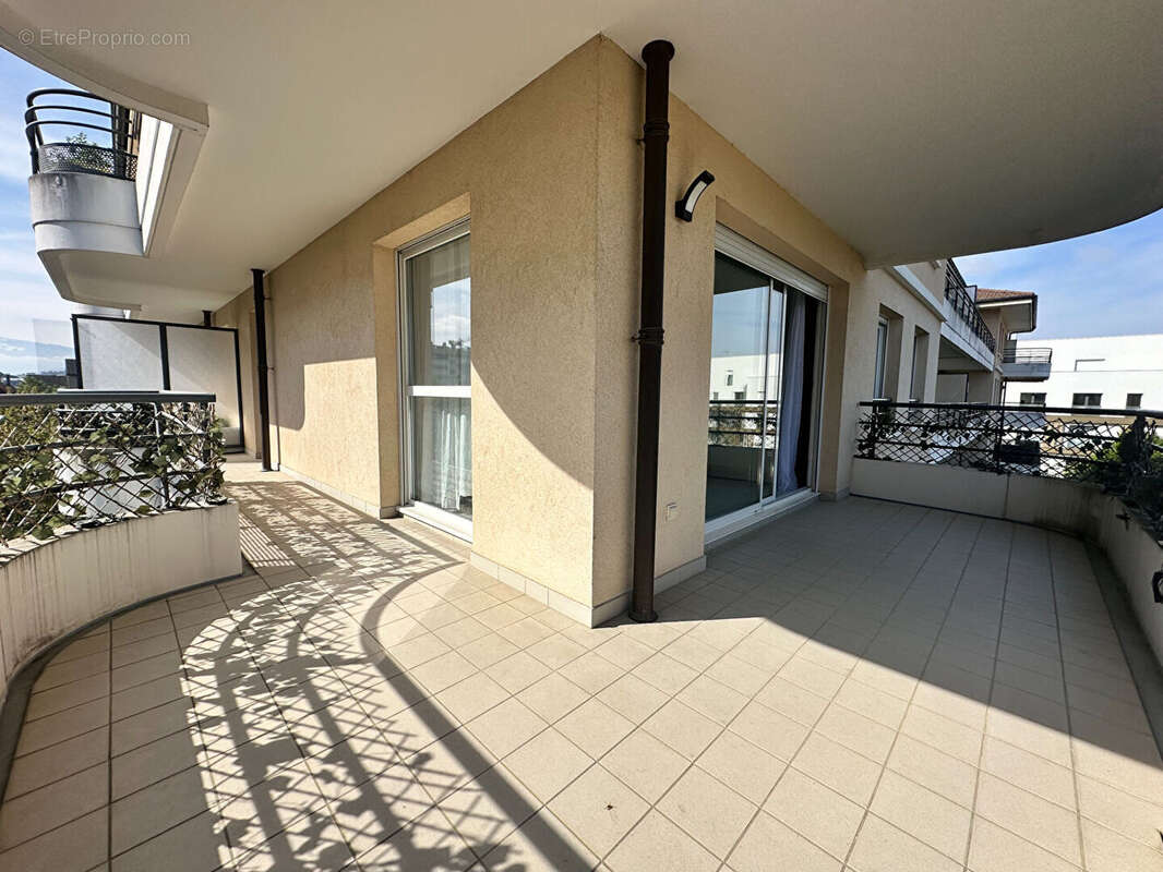 Appartement à AMBILLY