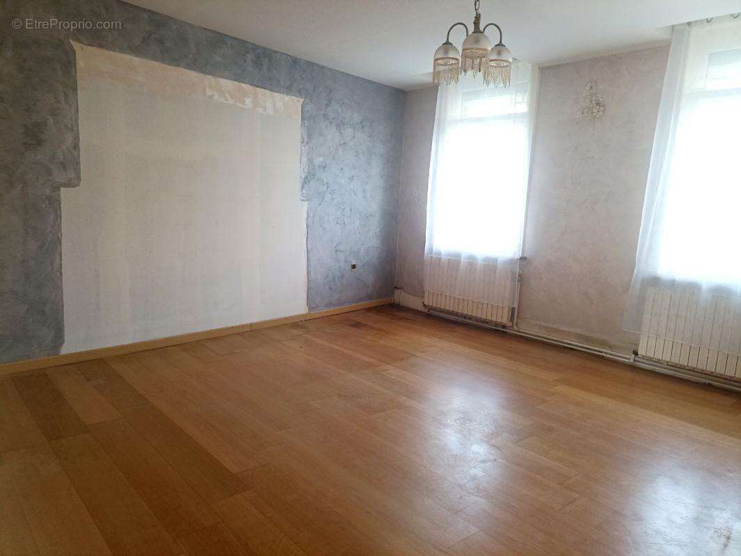 Maison 6 pièces / 102 m² / 94 000 EUR / SAINT-HILAIRE-LEZ-CAMBRAI - photo 9