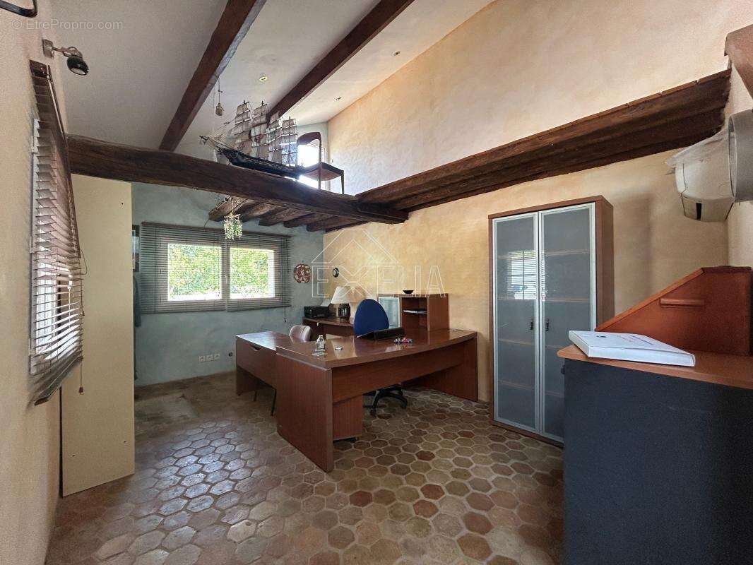 Corps de ferme 7 pièces 182 m² avec dépendances, grange et jardin 855 m² à Gommecourt - photo 7