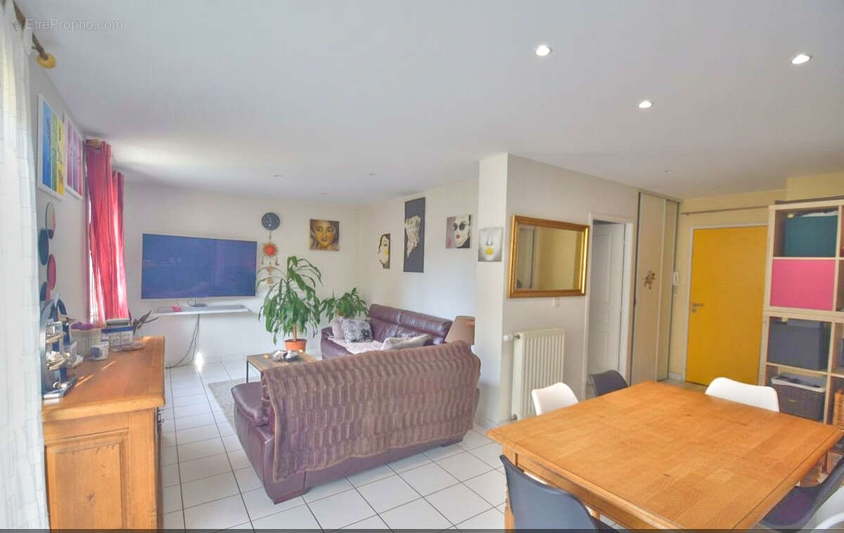 Maison à MORANCE