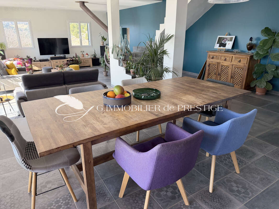 Maison à BEZAUDUN-SUR-BINE