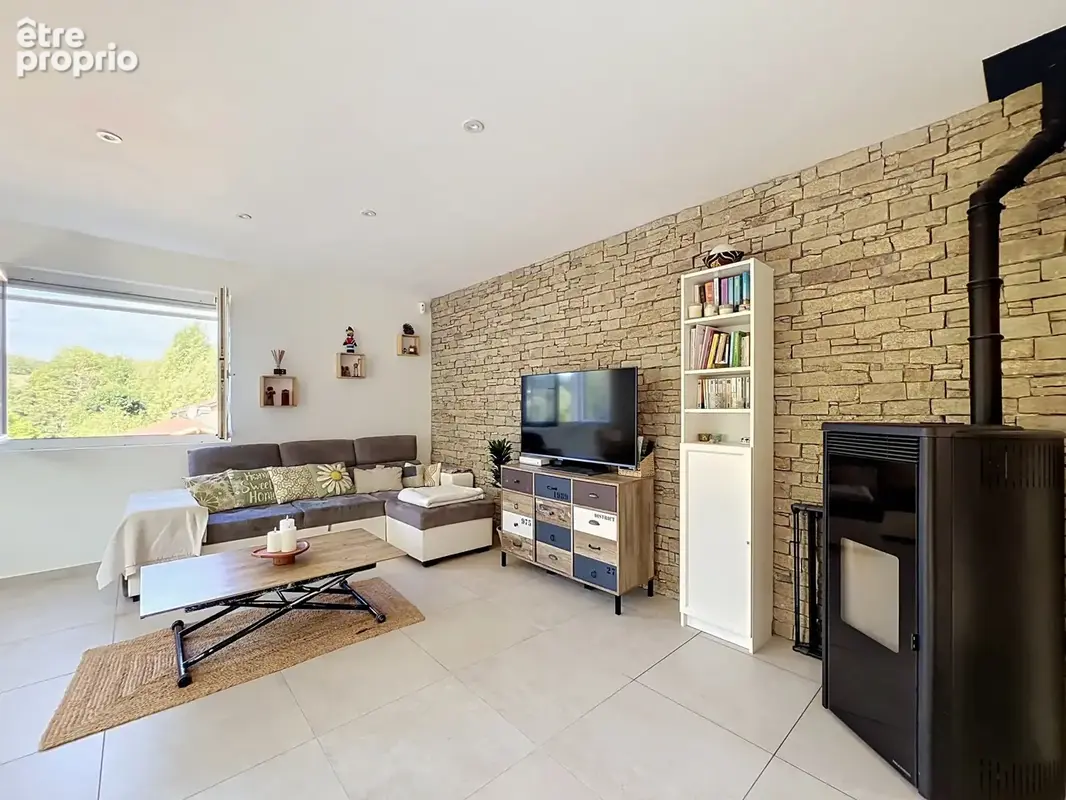 LACHASSAGNE   Maison rénovée avec piscine   Terrain de 1 208 m2 - photo 3