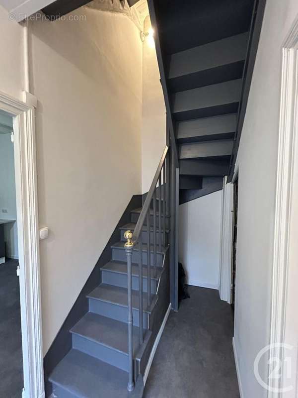 Maison à LA ROCHE-CHALAIS