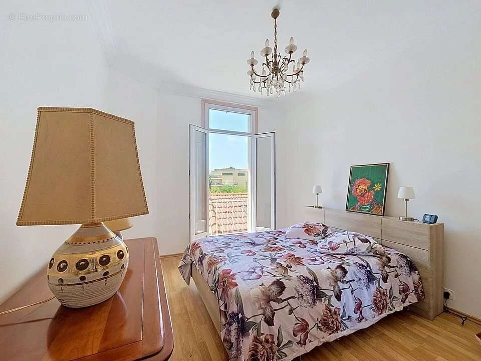 CANNES basse Californie,  immeuble de 145m² habitables en "monopropriété" - photo 7
