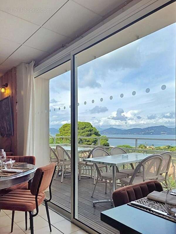 Photo 2 - Commerce à HYERES