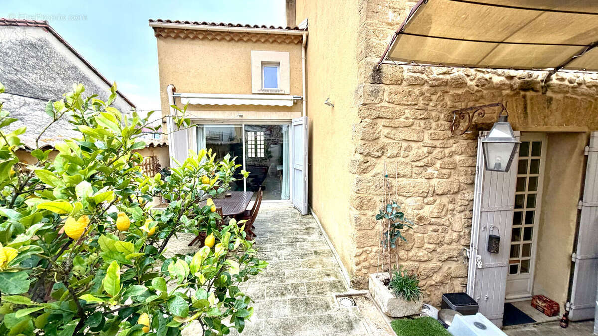 Demeure de charme avec 2 appartements attenants. - photo 18