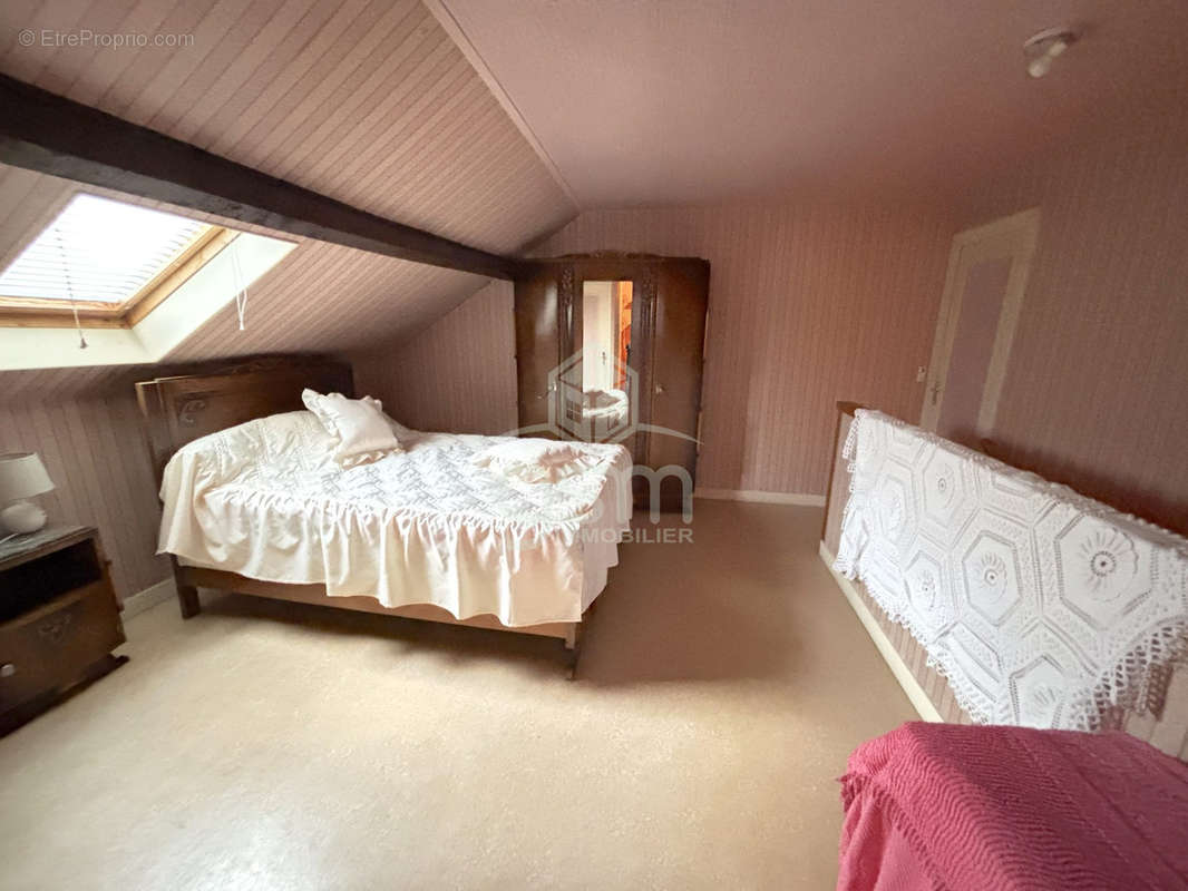 Maison à LA CELLE-SAINT-AVANT