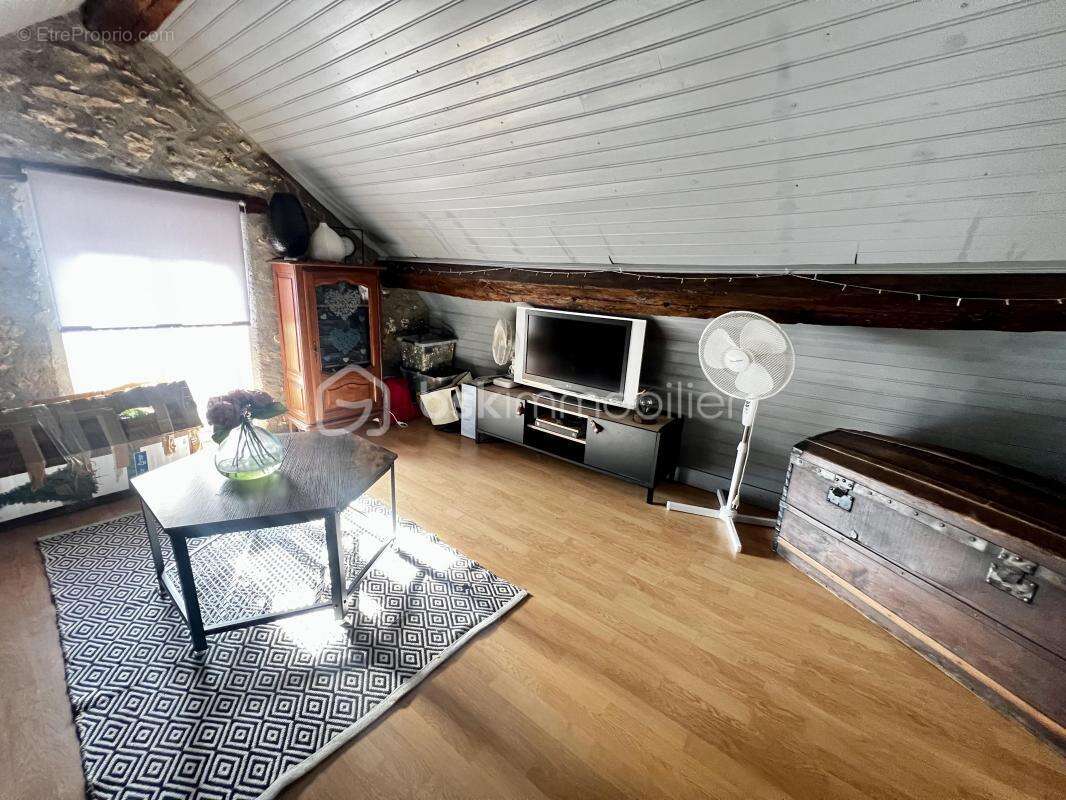 Maison à CRECY-LA-CHAPELLE