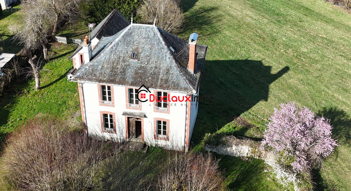 Maison à JUSSAC