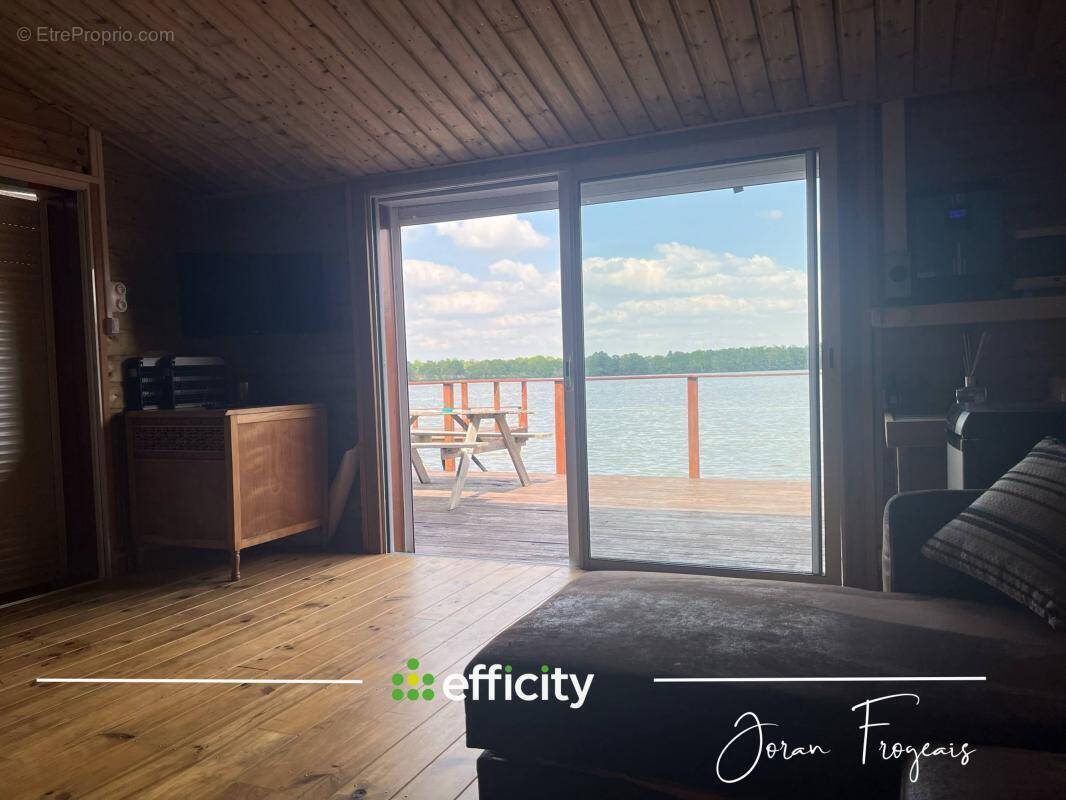 Appartement à DOMALAIN