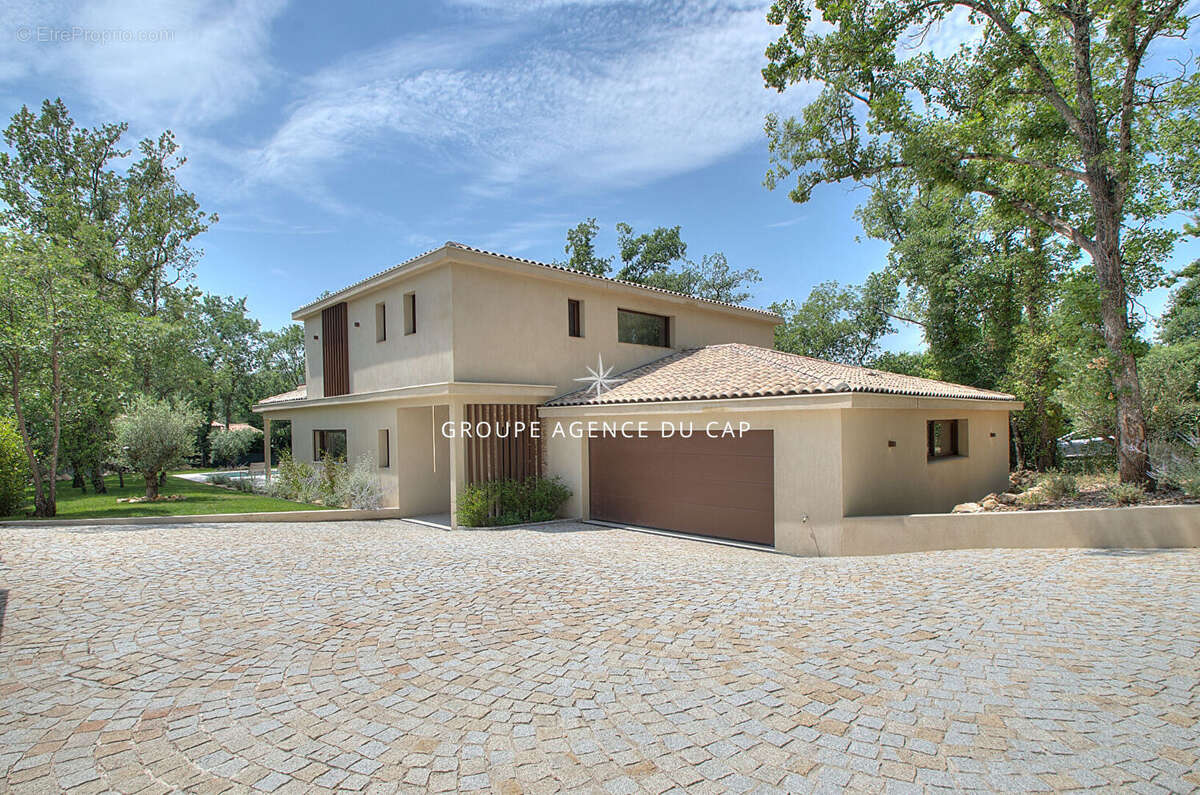 Villa de grand standing à vendre à Tourrettes, coeur de golf - 3600000 - photo 3