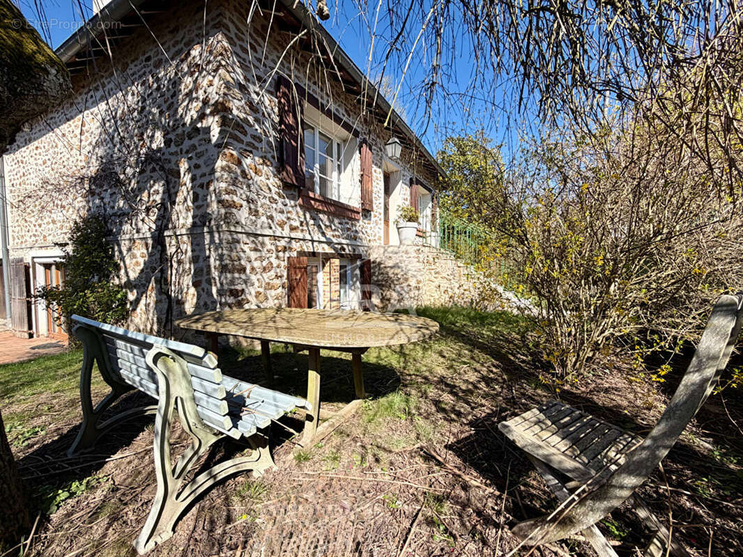 Maison à COMBS-LA-VILLE