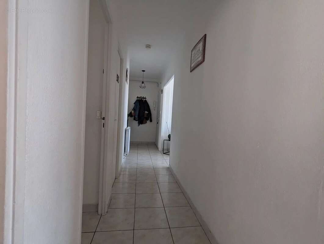 Appartement à VALLAURIS