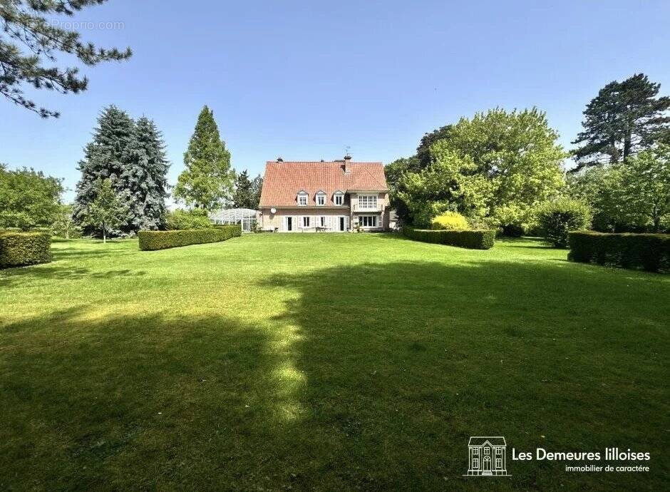 Maison à LA CHAPELLE-D'ARMENTIERES