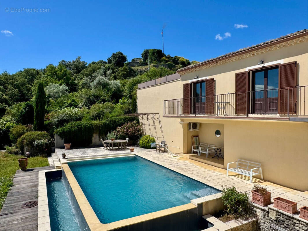 Maison à GRIGNAN