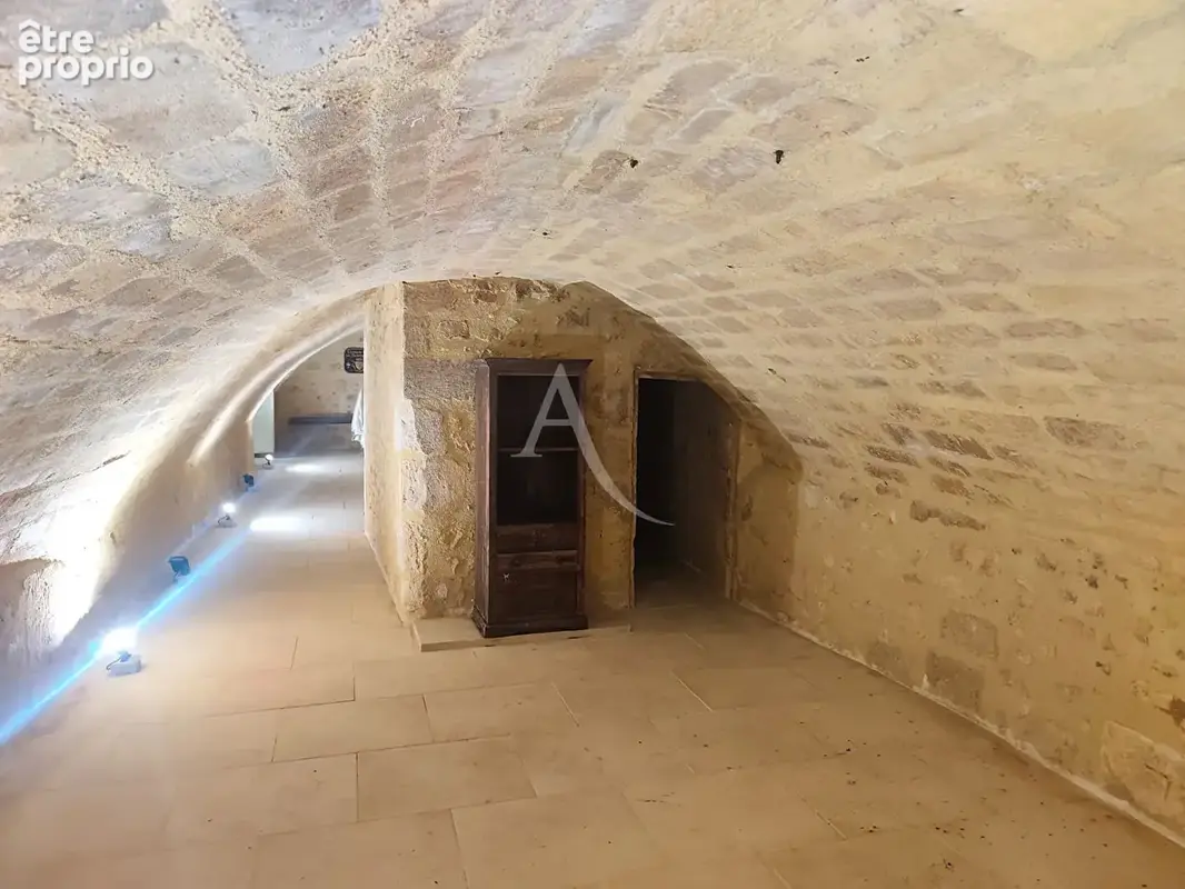 Appartement atypique au coeur du centre historique avec stationnement privatif - photo 17