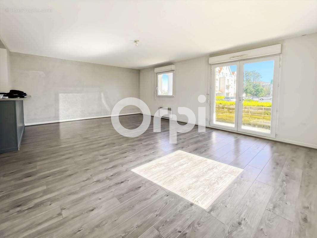 Appartement à SAINT-MARTIN-BOULOGNE