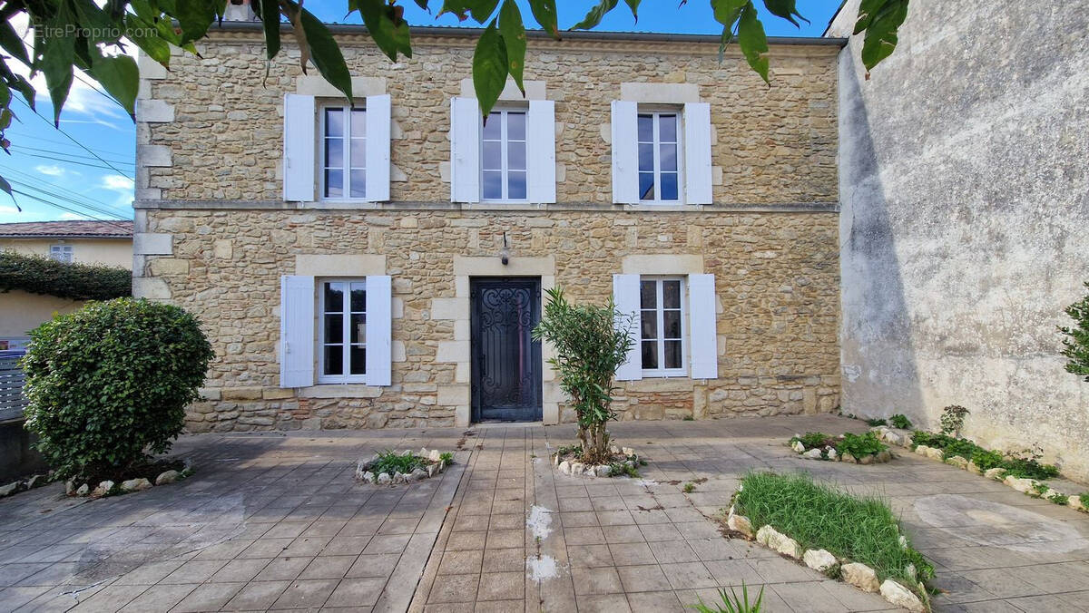 Maison à GIRONDE-SUR-DROPT