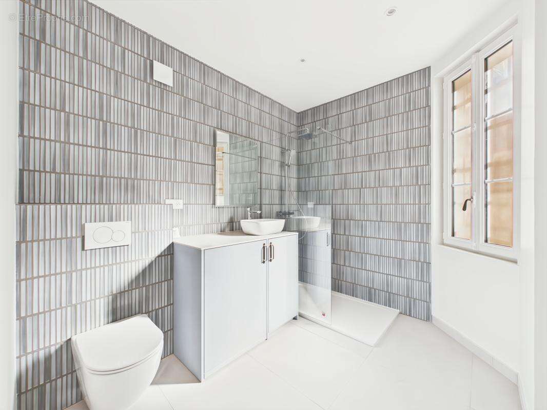 Appartement à PARIS-14E