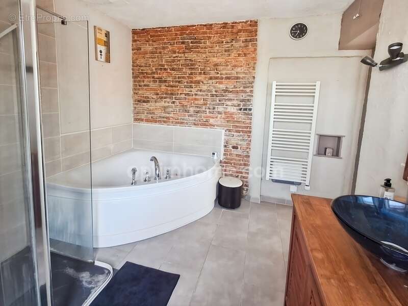 Maison à TREMBLAY-LES-VILLAGES