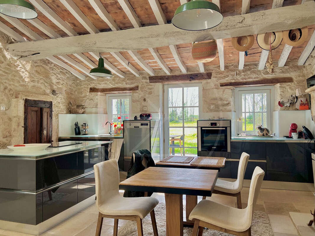 Maison à LAMOTHE-MONTRAVEL