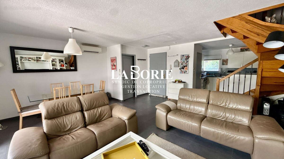Maison 81 m² à Villeneuve-Les-Avignon  - photo 2