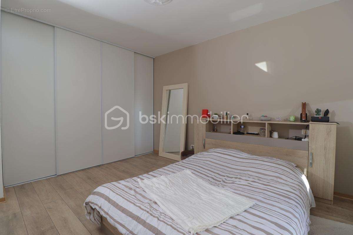 Maison à SAINT-LAURENT-D'AIGOUZE