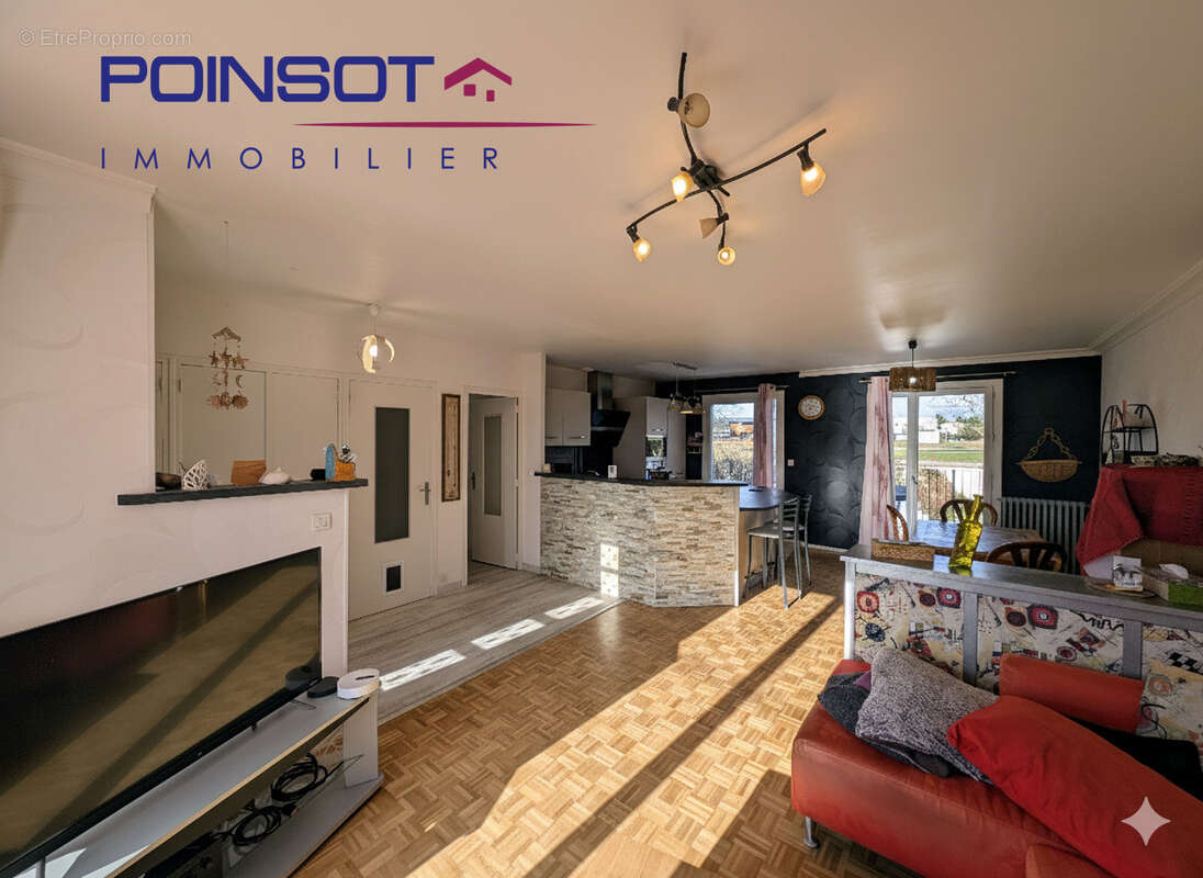 Maison à LES PONTS-DE-CE