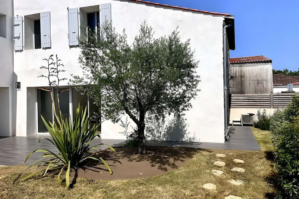 Maison à SAINTE-SOULLE