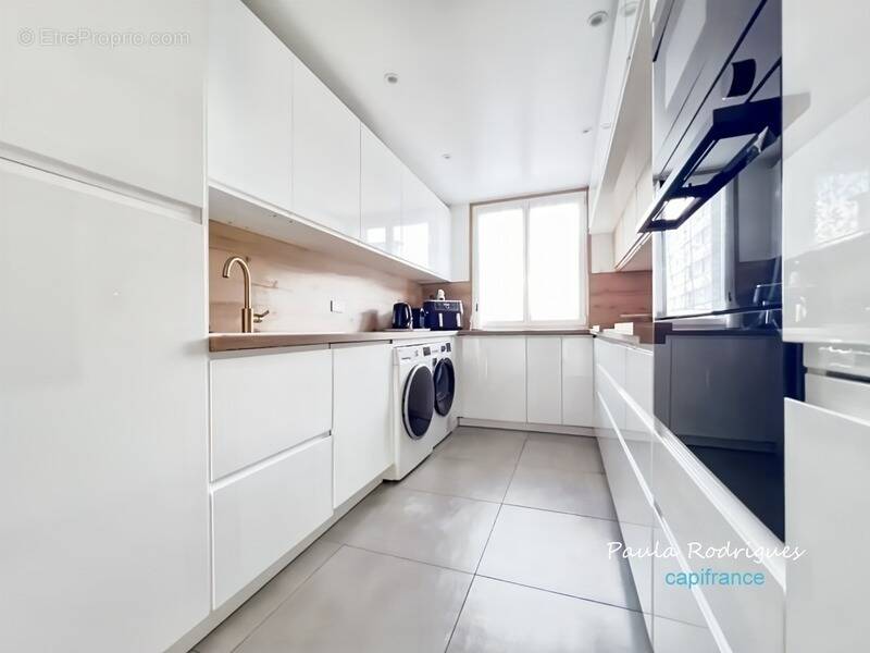 Appartement à LES CLAYES-SOUS-BOIS