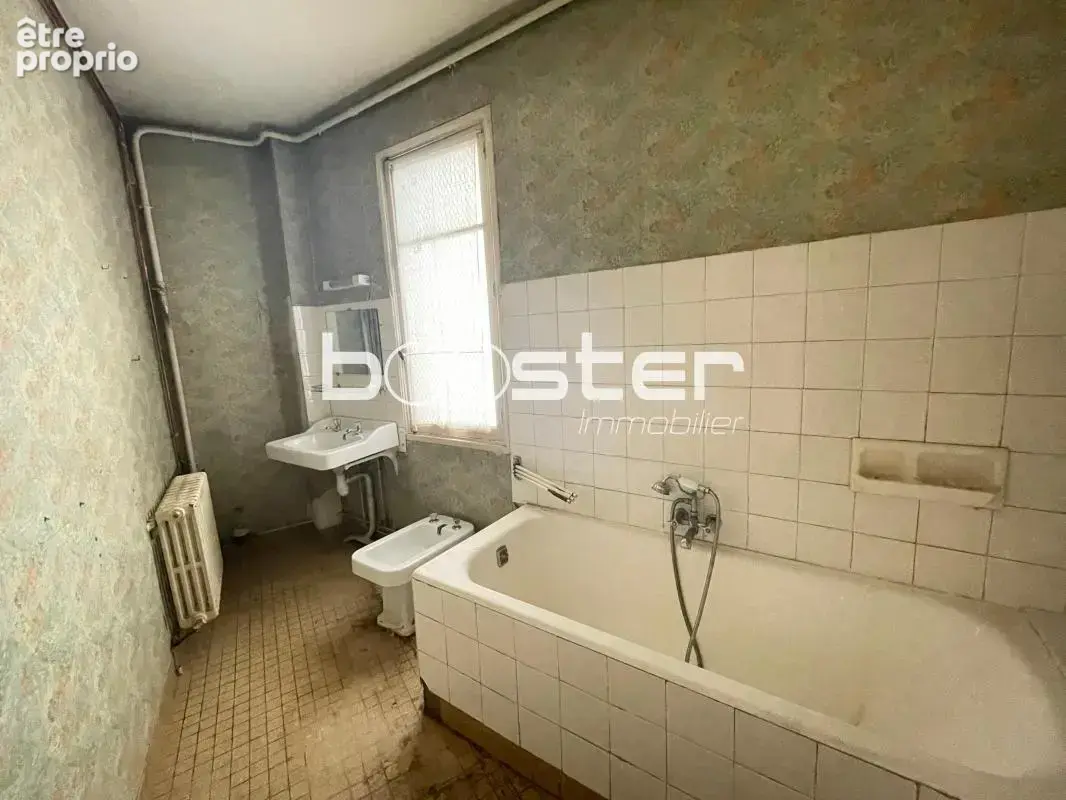 Toulouse Matabiau – Opportunité à Saisir : Spacieux T3 de 73 m² à Rénover au 1er Étage - photo 3