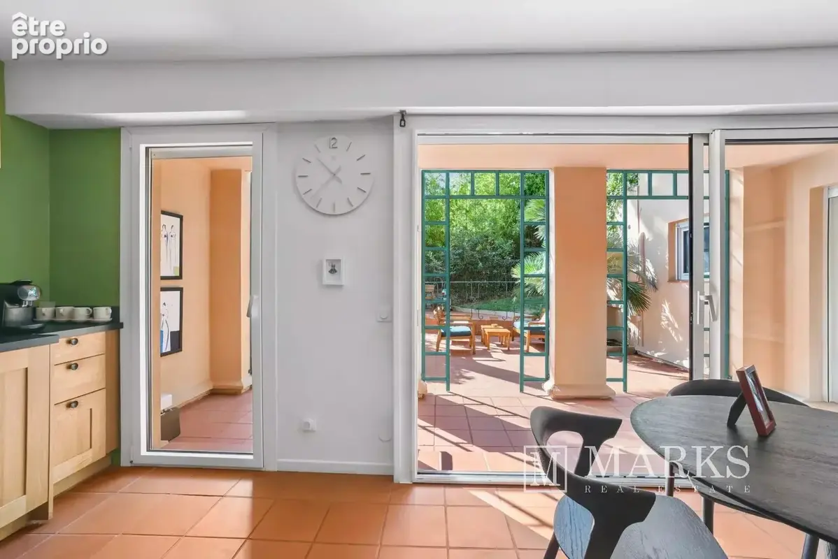 Appartement rénové d'une chambre avec grande terrasse orientée au sud - photo 10