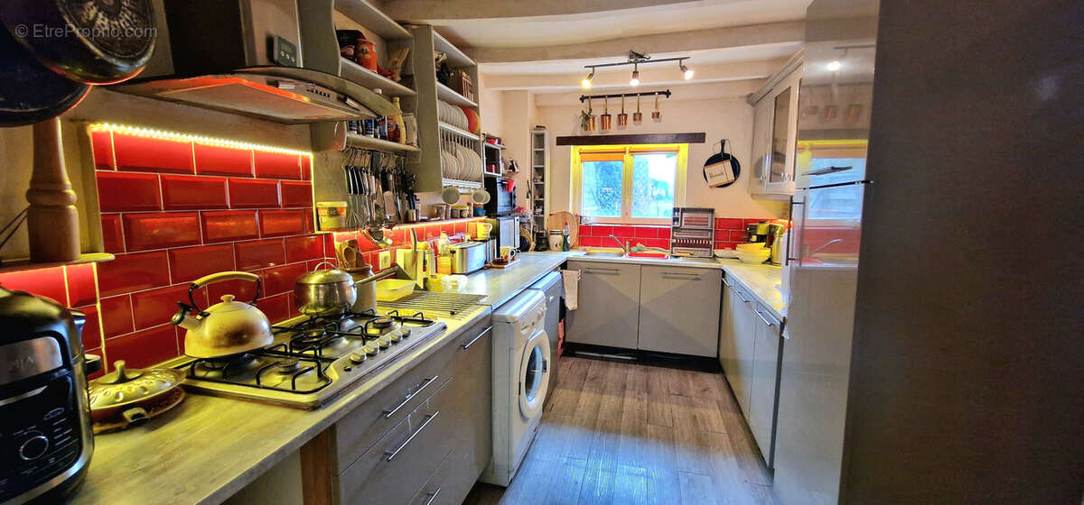 Maison à LA CHAPELLE-GLAIN