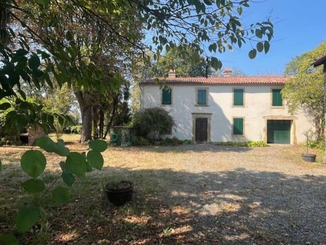 PLAISANCE DU GERS(32): MAISON BOURGEOISE avec garages et dependances , dans son jus, 190m2 sur terrain paysagé et pâture de 5.00 - photo 13