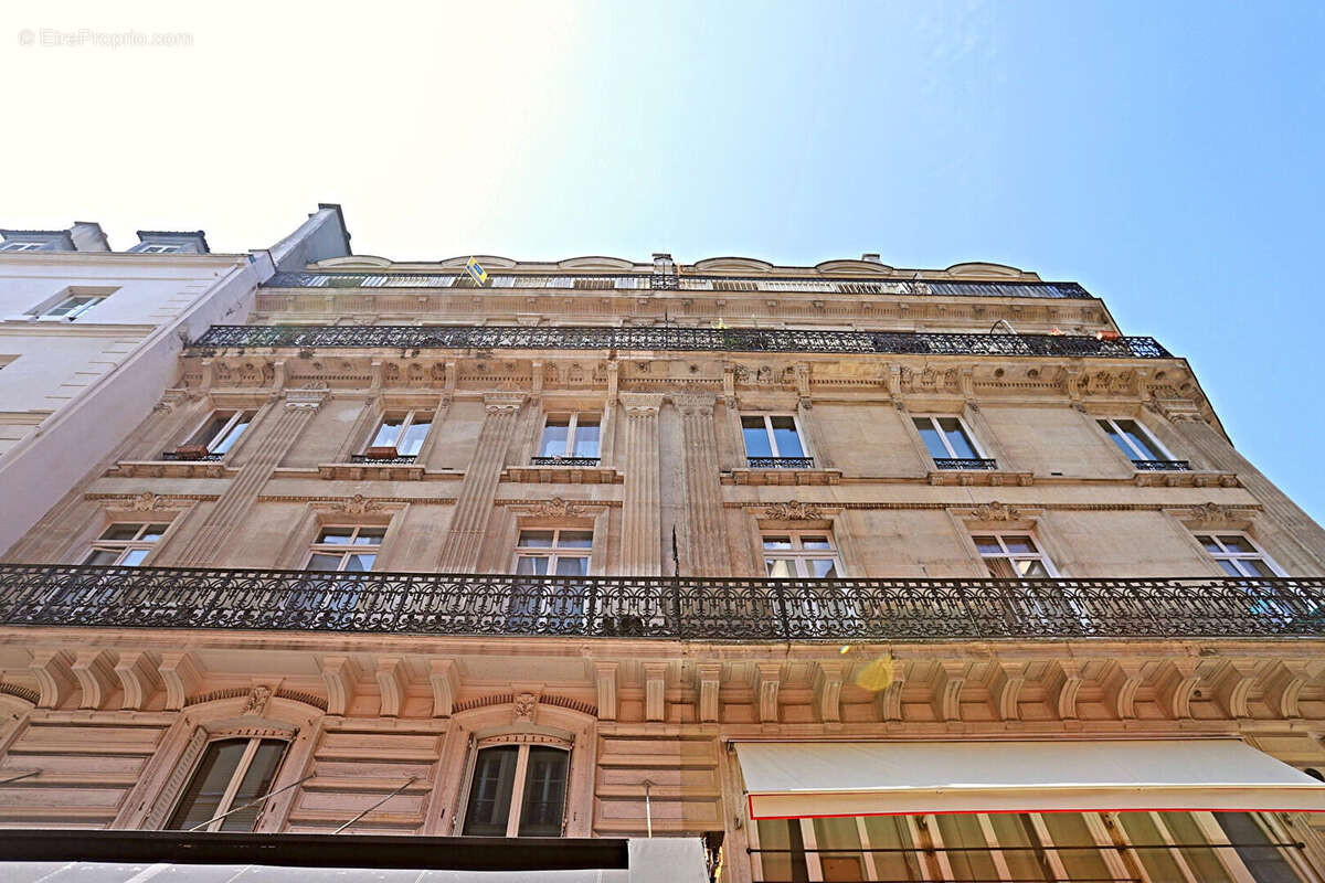 Etienne MARCEL - balcon - 2/3 Chambres - photo 17