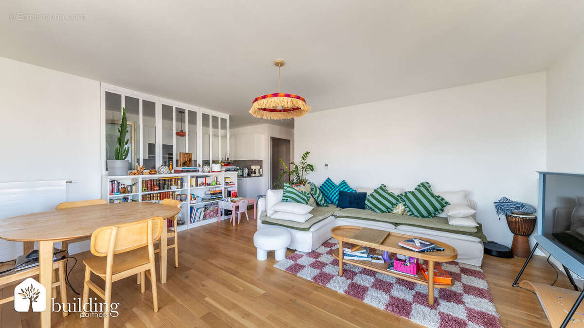 Appartement à COURBEVOIE