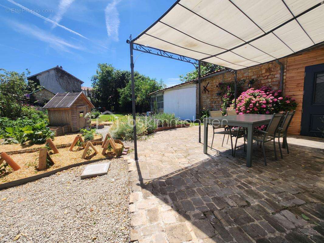 Maison à ROUILLE