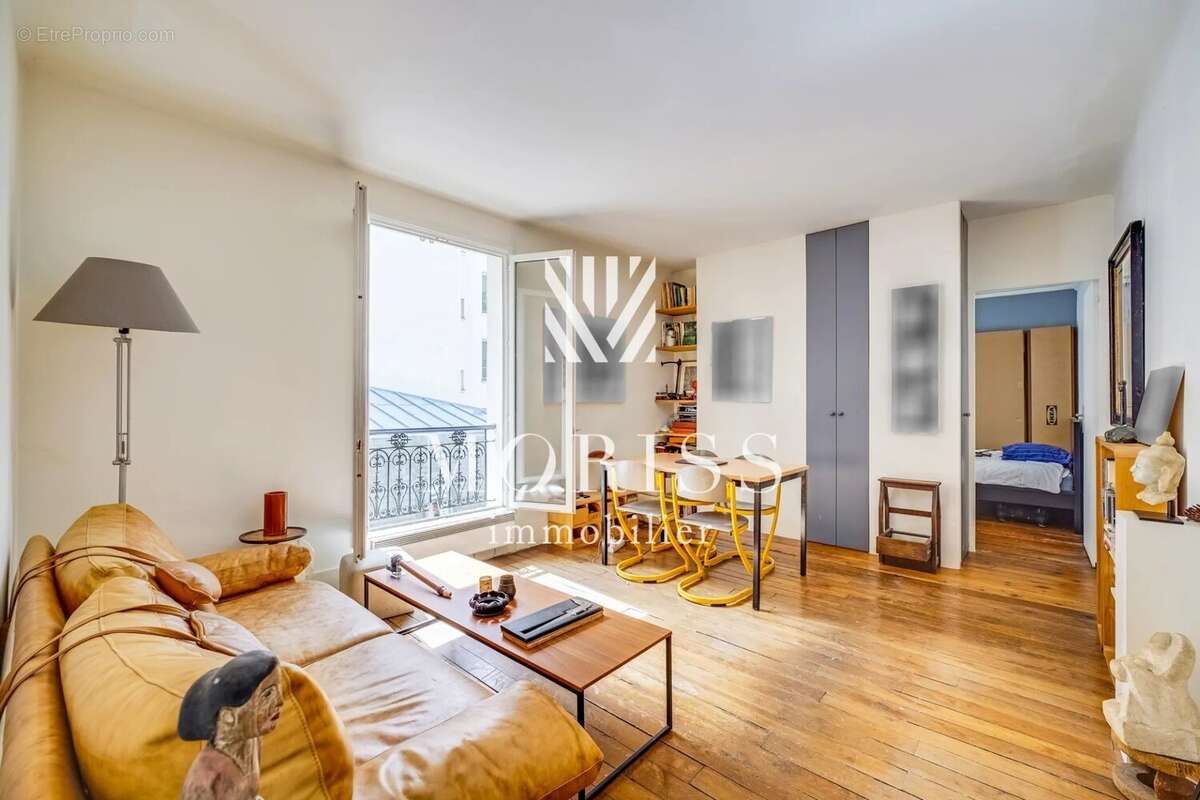 Appartement à PARIS-14E